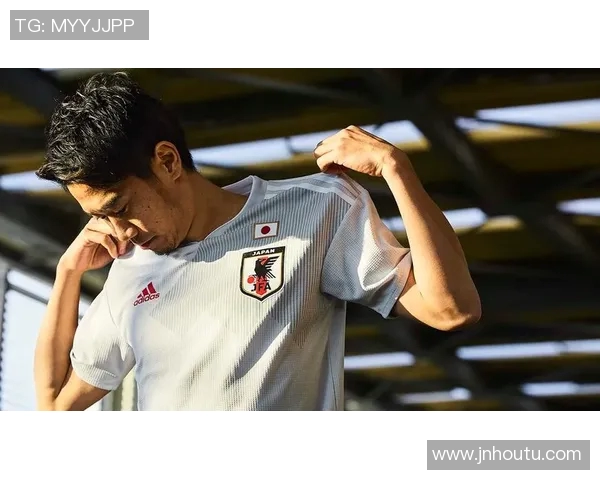 日本足球明星球衣的魅力与风采探秘，领略球场上的时尚与激情