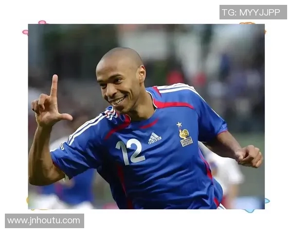 足球明星风采大赏全景图文集锦尽览球场传奇与荣耀瞬间 足球明星风采大赏全景图文集锦尽览球场传奇与荣耀瞬间